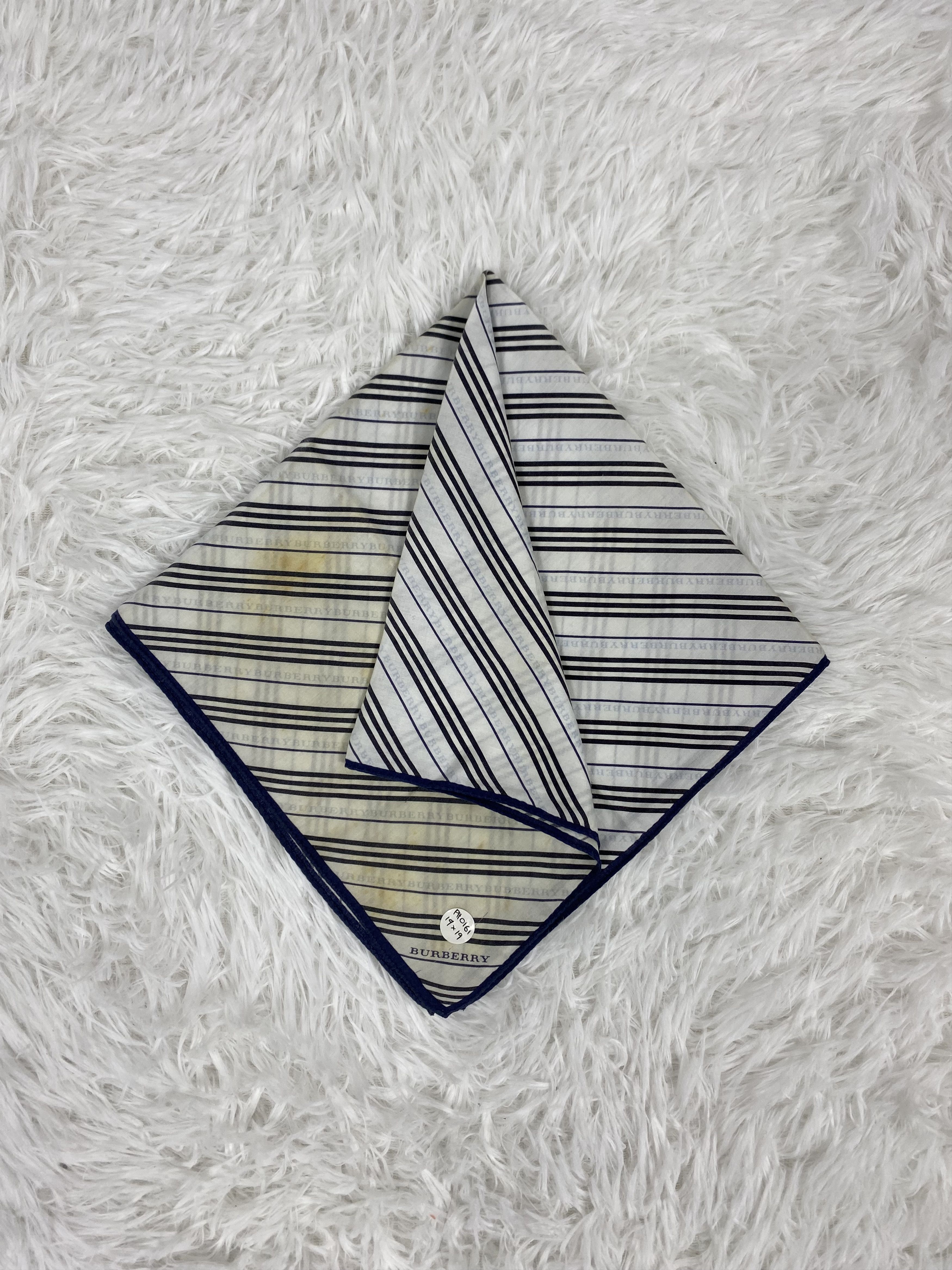 Burberry Vintage Burberry Handkerchief PH0161 Size ONE SIZE - 1 Thumbnail