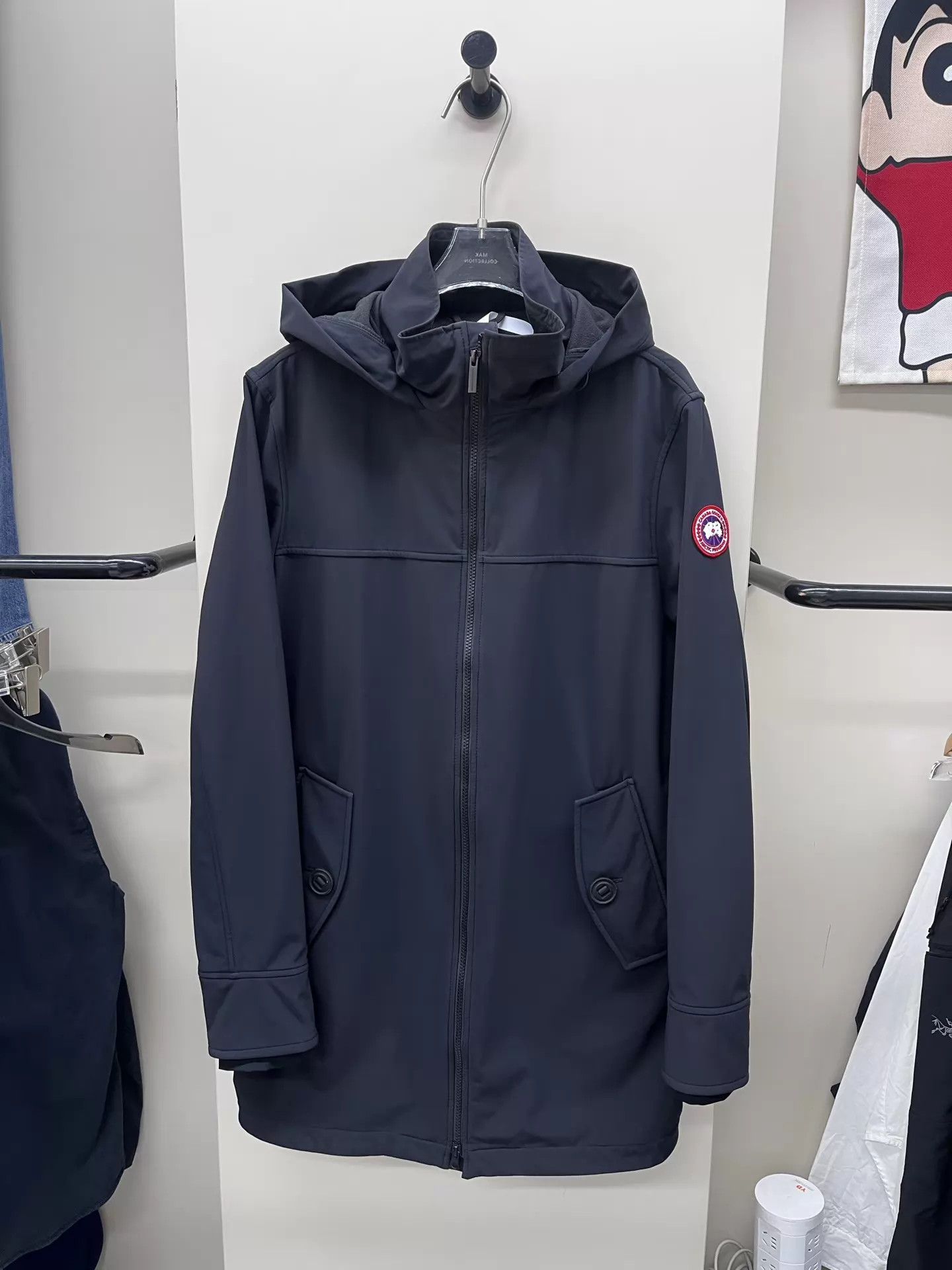 Canada Goose Canada Goose Hooded Long Sleeve Jacket L like new Size US L / EU 52-54 / 3 - 1 Thumbnail