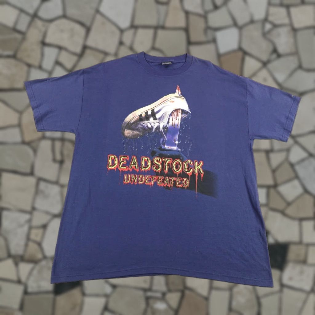 Undefeated VINTAGE Undefeated Men's T-Shirt XL Streetwear Graphic Deadstock Blue Shoes Horror Dripping 90s Size US XL / EU 56 / 4 - 1 Thumbnail