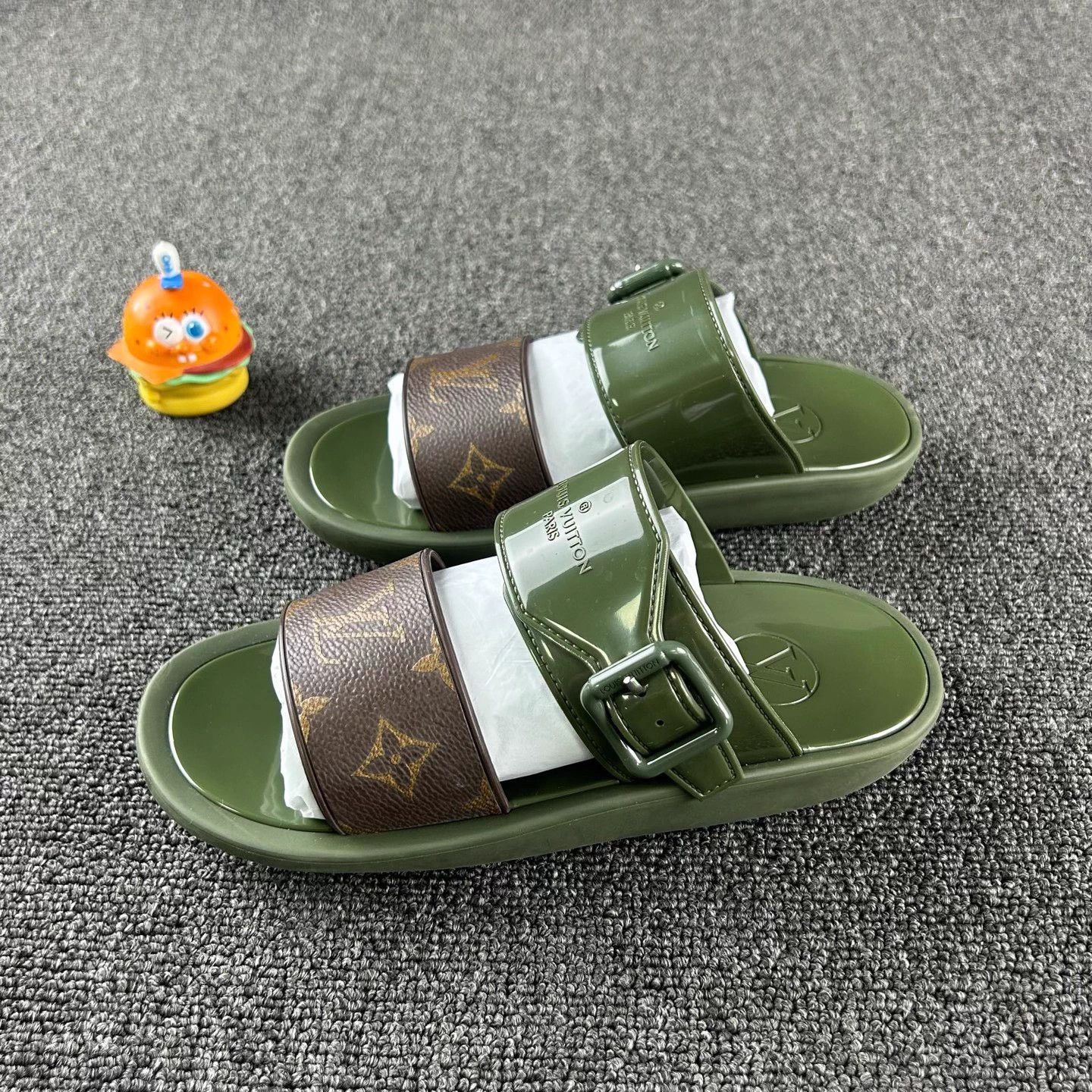 Louis Vuitton LV Green Monogram Slippers Women's 35 Size US 4 / IT 34 - 1 Thumbnail