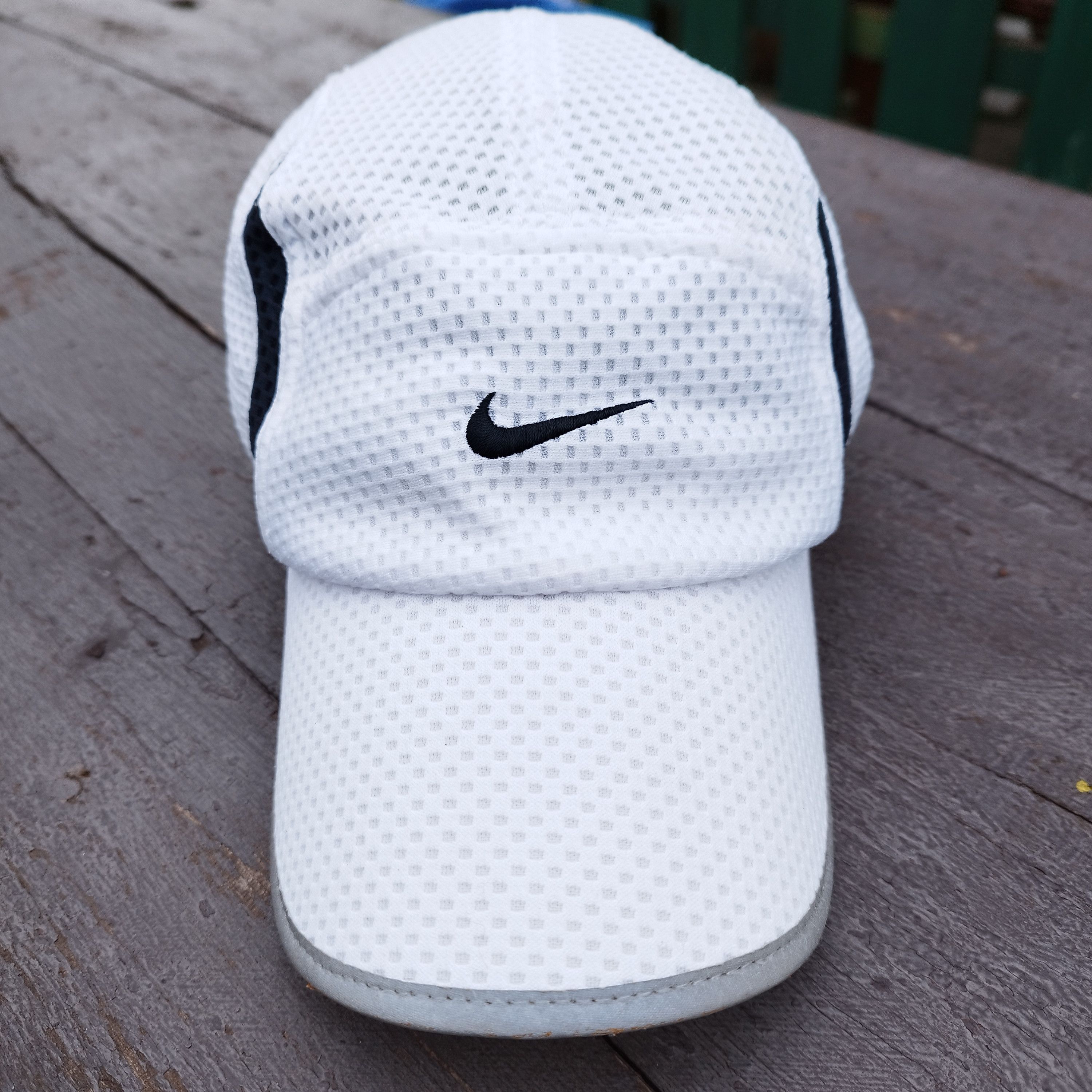 Nike Nike Mesh Running Cap Adjustable High-Visibility Ultralight Size ONE SIZE - 3 Thumbnail