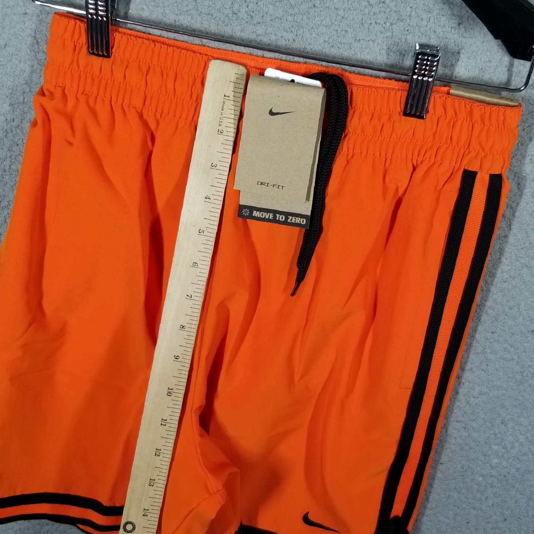 Nike Nike DNA Men's Dri-FIT 6" UV Woven Basketball Shorts Orange FN2659-819 SAMPLE Size US 29 - 7 Thumbnail