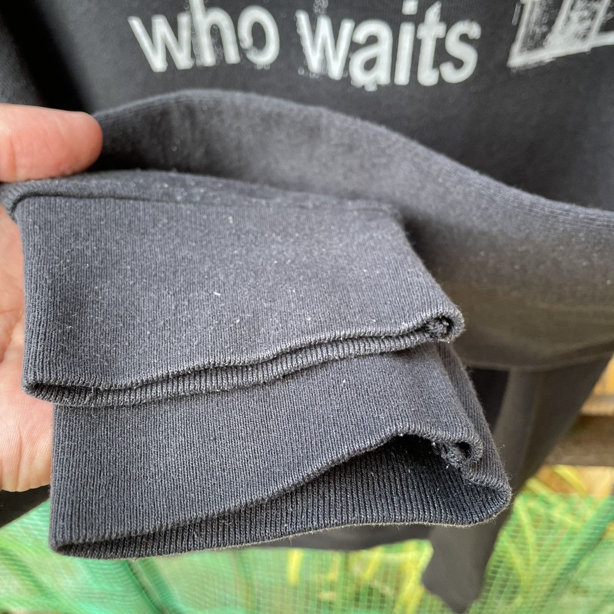 Fruit Of The Loom 🔥Vintage 90s Everything Comes To Him Who Waits Sweatshirts Size US M / EU 48-50 / 2 - 8 Thumbnail