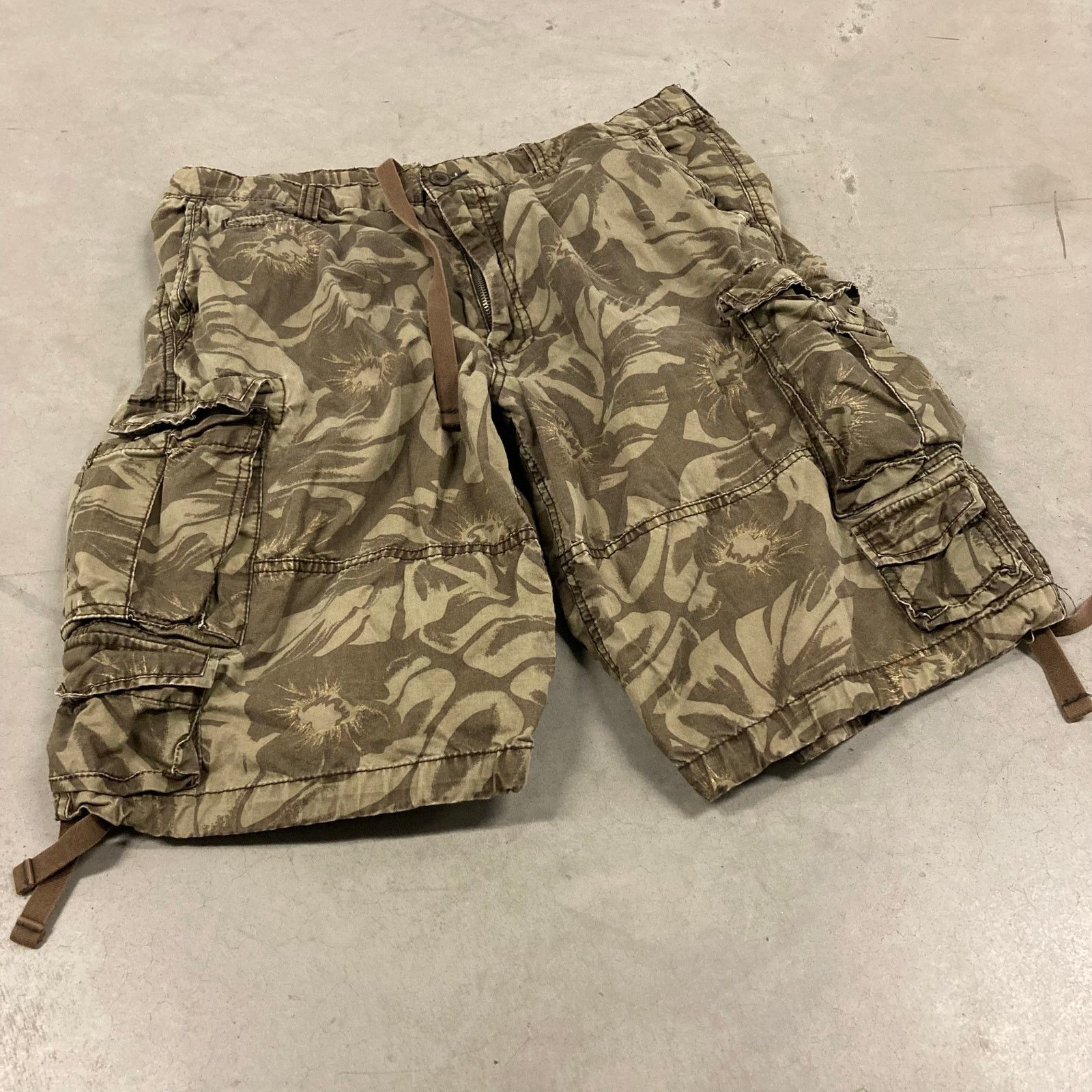 Old Navy × Vintage vintage baggy old navy cargo shorts 36 Size US 36 / EU 52 - 1 Thumbnail