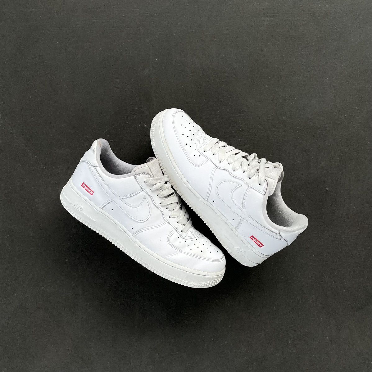 Nike × Supreme Nike Air Force 1 Low Supreme White Size US 9 / EU 42 - 1 Thumbnail