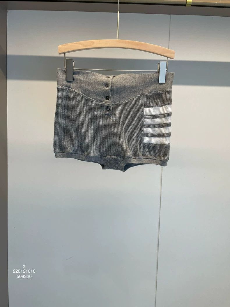 Thom Browne Thom Browne Gray waffle shorts Size US 42 / EU 58 - 1 Thumbnail