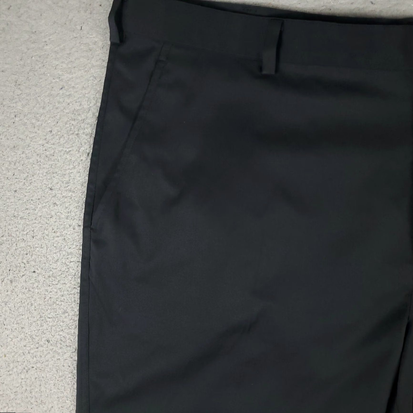 Nike VINTAGE Nike Men’s Shorts Size 42 Black Casual Chino Flat Front Golf Microfiber Size US 42 / EU 58 - 2 Thumbnail