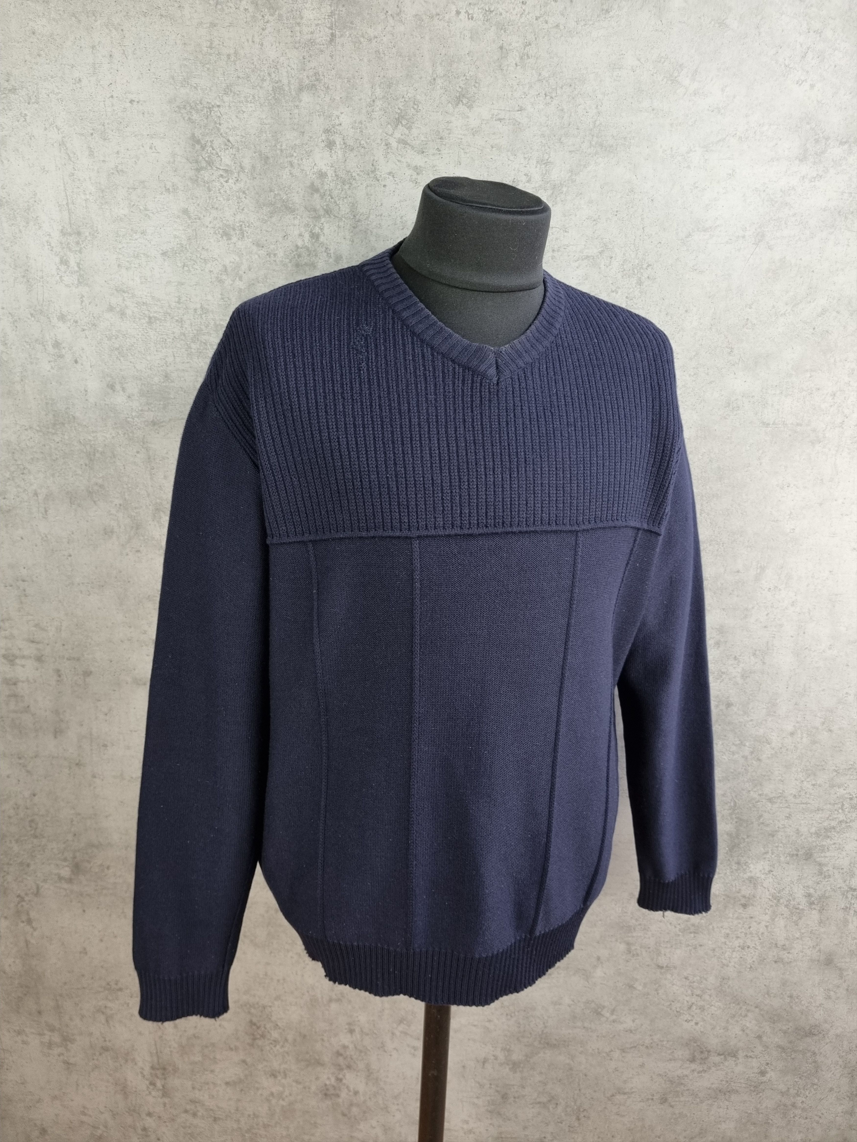 Fendi × Vintage Vtg Fendi Uomo Italian Wool Distressed Sweater V Neck Size US L / EU 52-54 / 3 - 13 Thumbnail