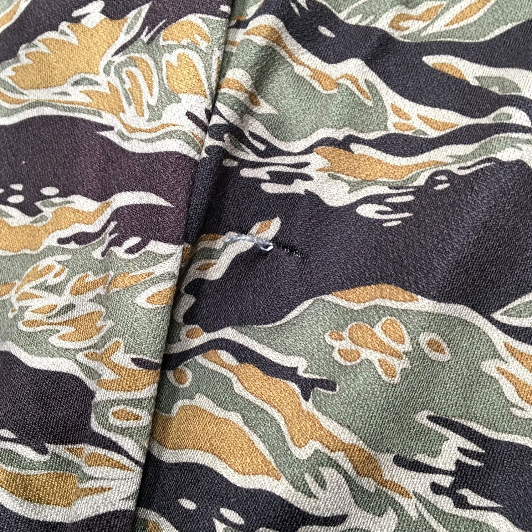 Burton BURTON Snowboards Shirt Mens S Tiger Stripe Camo DRYRIDE Base Layer L/S Crew Size US S / EU 44-46 / 1 - 3 Thumbnail