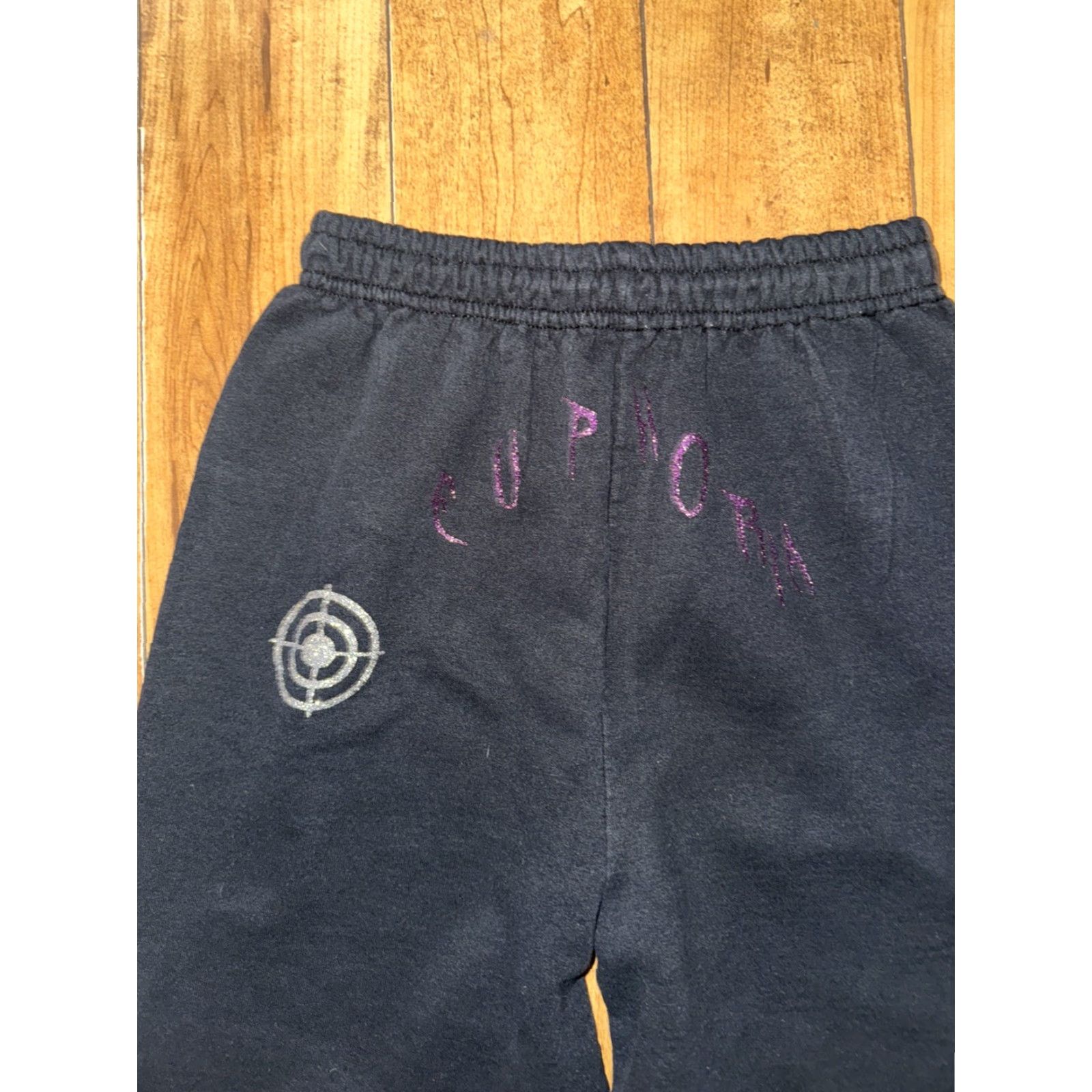 Gildan Euphoria Streetwear Sweatpants Black Small 26x30 Sweatpants Men S Black Logo Pockets Elastic Waist Adjustable Waist Fleece Vintage No Size US 29 - 2 Thumbnail