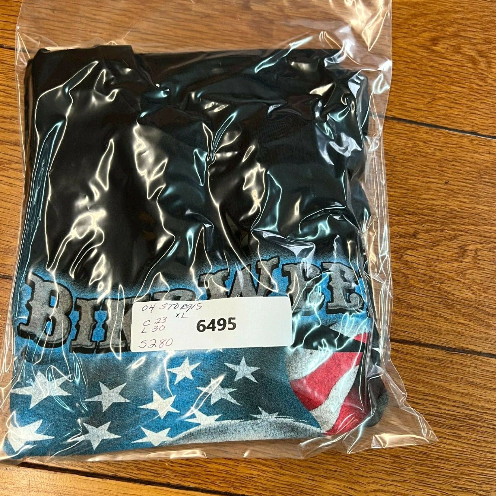 Hanes Hanes Mens Black T Shirt XL Bike Week Sturgis August 2004 The Legends Lives On Graphic Print Crew Neck Short Sleeve 100% Cotton Vintage No Size US XL / EU 56 / 4 - 8 Thumbnail