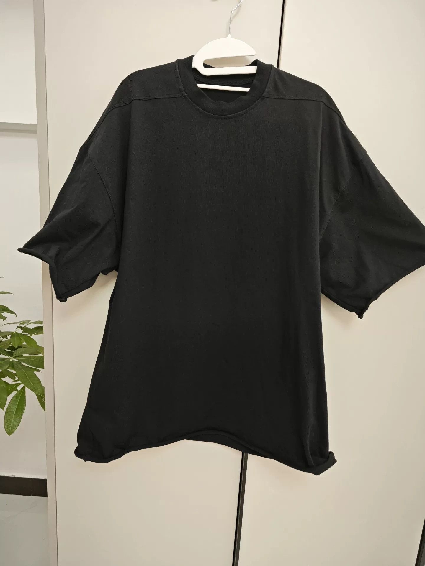 Rick Owens Rick Owens SS23 Black Rolled Cuff Tee Size US S / EU 44-46 / 1 - 1 Thumbnail