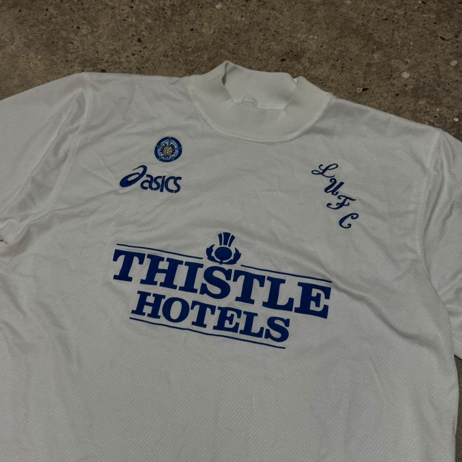 Asics Vintage 95-96 Leeds United home football shirt asics Size US L / EU 52-54 / 3 - 2 Thumbnail