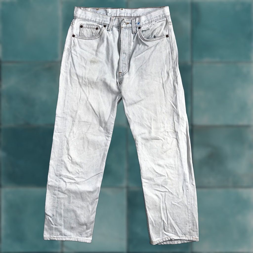 Levi's VINTAGE Levi's 501 Jeans Straight 90s USA Blue Light Wash 32x34 Mens Regular Denim Cotton Button Rise Mid 10-12 Patched 34 Inseam 32 Size US 32 / EU 48 - 1 Thumbnail