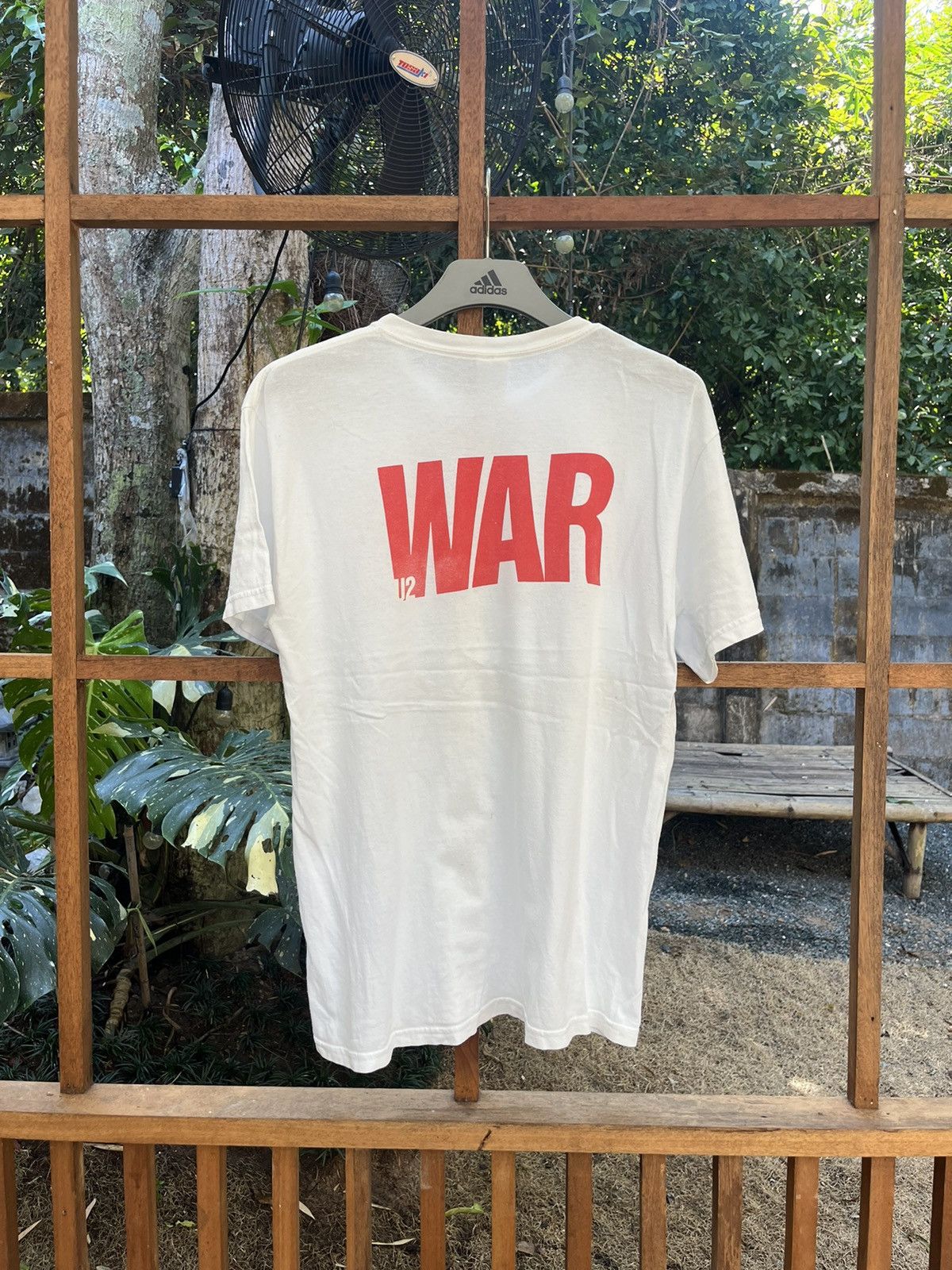 Band Tees × Vintage Vintage U2 WAR Album Band 00’sTshirt Size US M / EU 48-50 / 2 - 3 Thumbnail