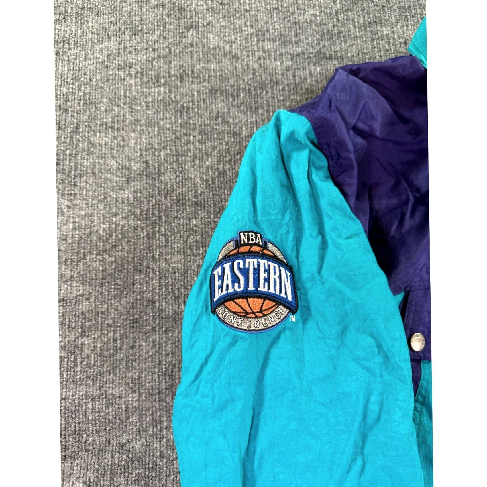 Nutmeg VINTAGE Nutmeg Charlotte Hornets Windbreaker Jacket XL Teal Purple 90s NBA Embroidered Logo Zip Snap Mens Size US XL / EU 56 / 4 - 6 Thumbnail