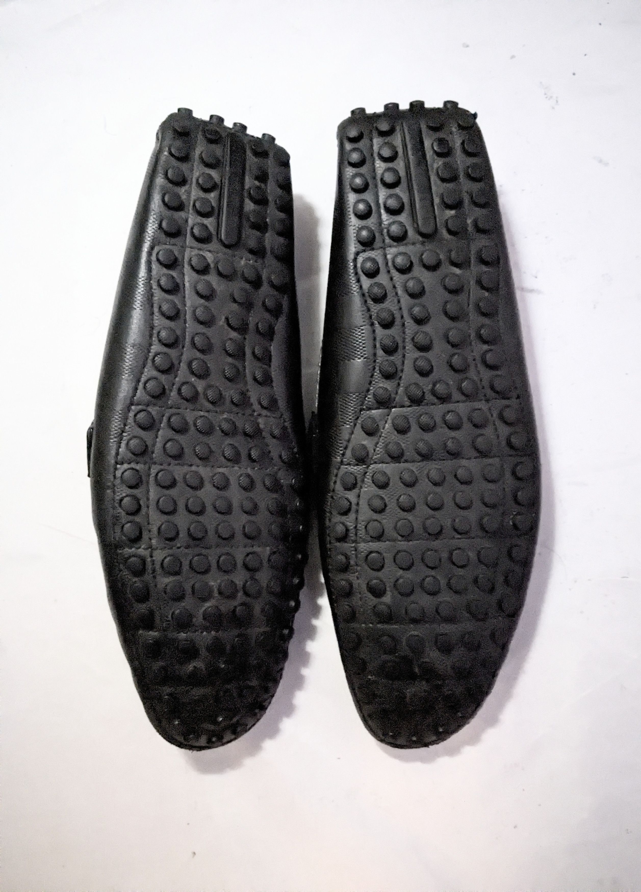 Louis Vuitton Louis Vuitton Driving Loafers Black 11 Leather LV Buckle Size US 11 / EU 44 - 16 Thumbnail
