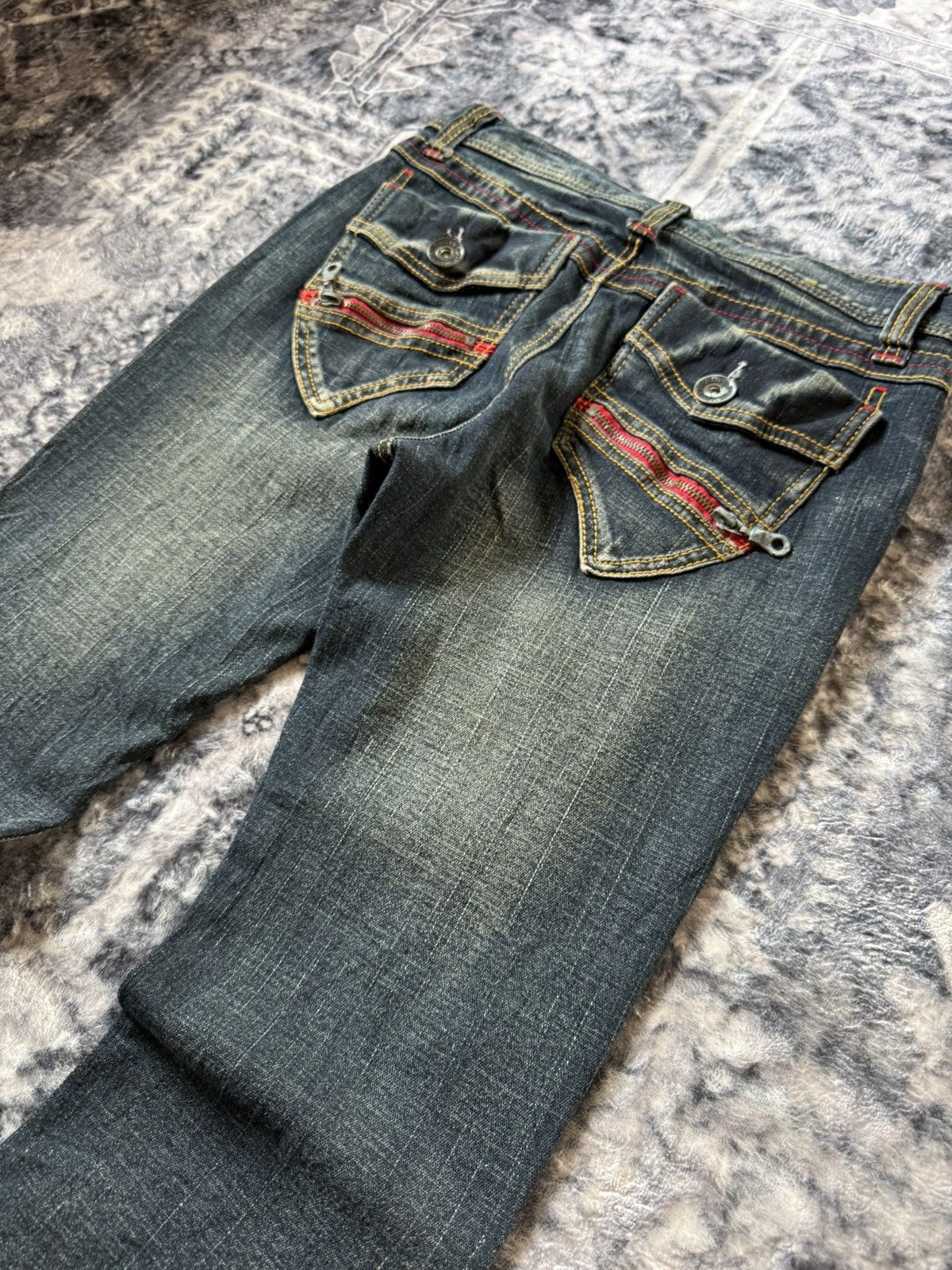 If Six Was Nine B.C.B.G Japan Gun Pocket Muddy Wash Flared Jeans Size US 29 - 16 Thumbnail