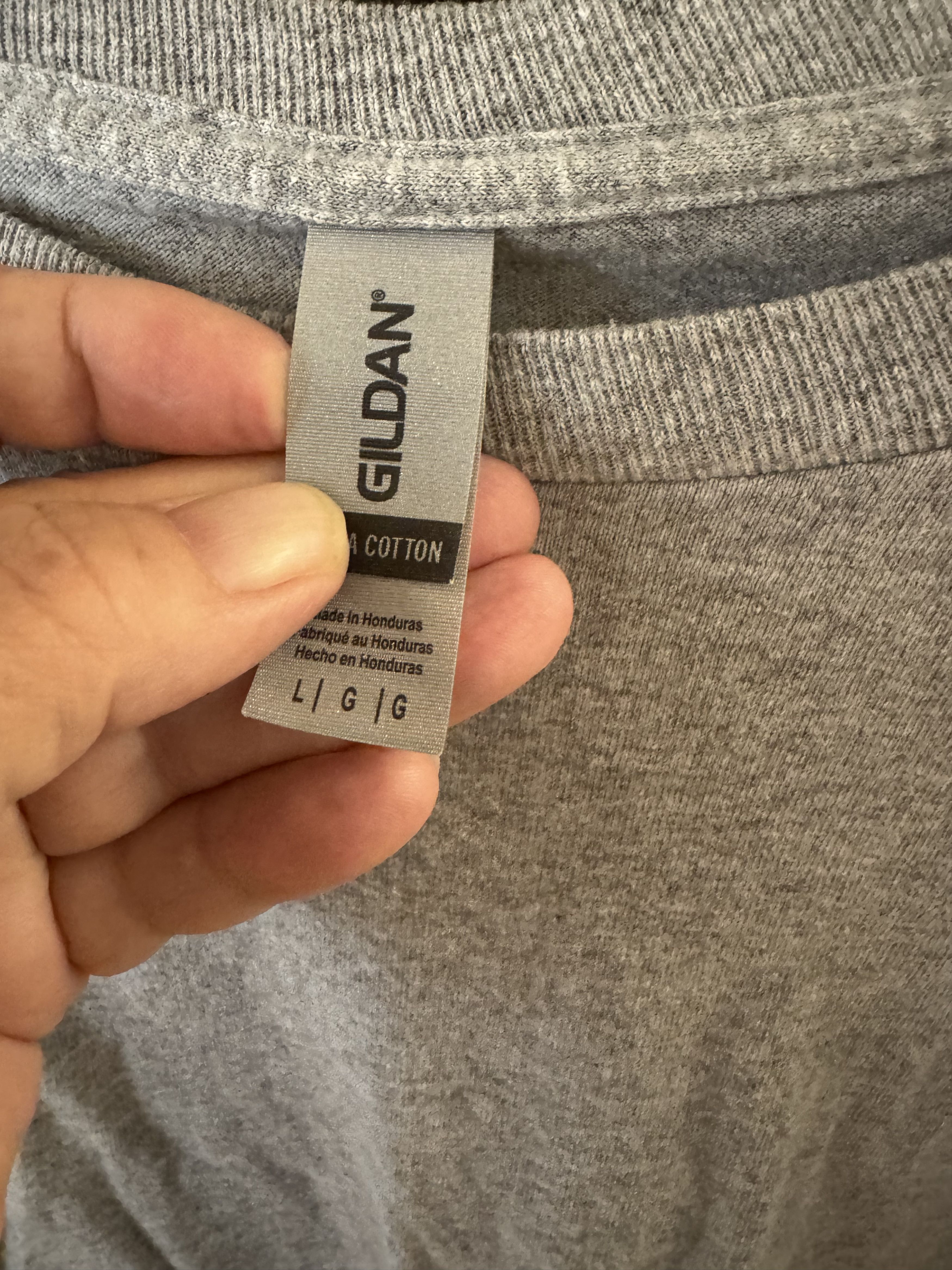 Gildan Long Sleeve T-Shirt. Grey. No Defects