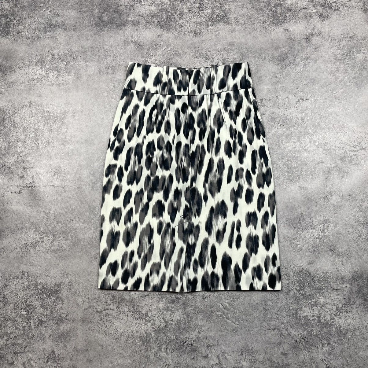 Roberto Cavalli Class Roberto Cavalli Skirt White Leopard Print Luxury Size 26" / US 2 / IT 38 - 2 Thumbnail