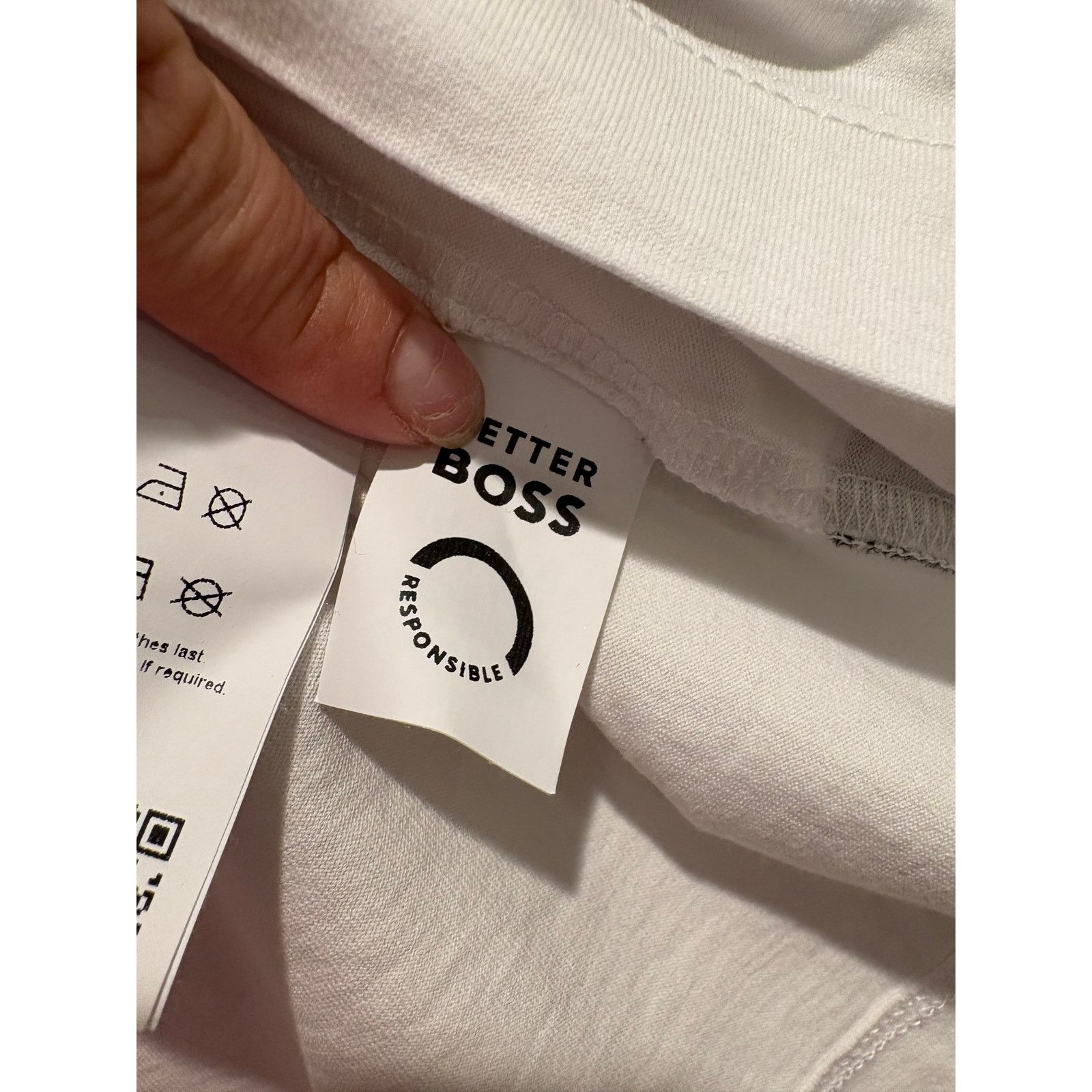 Hugo Boss BOSS Hugo Boss Mens Minimal Logo Tee (White) Size US XL / EU 56 / 4 - 7 Thumbnail