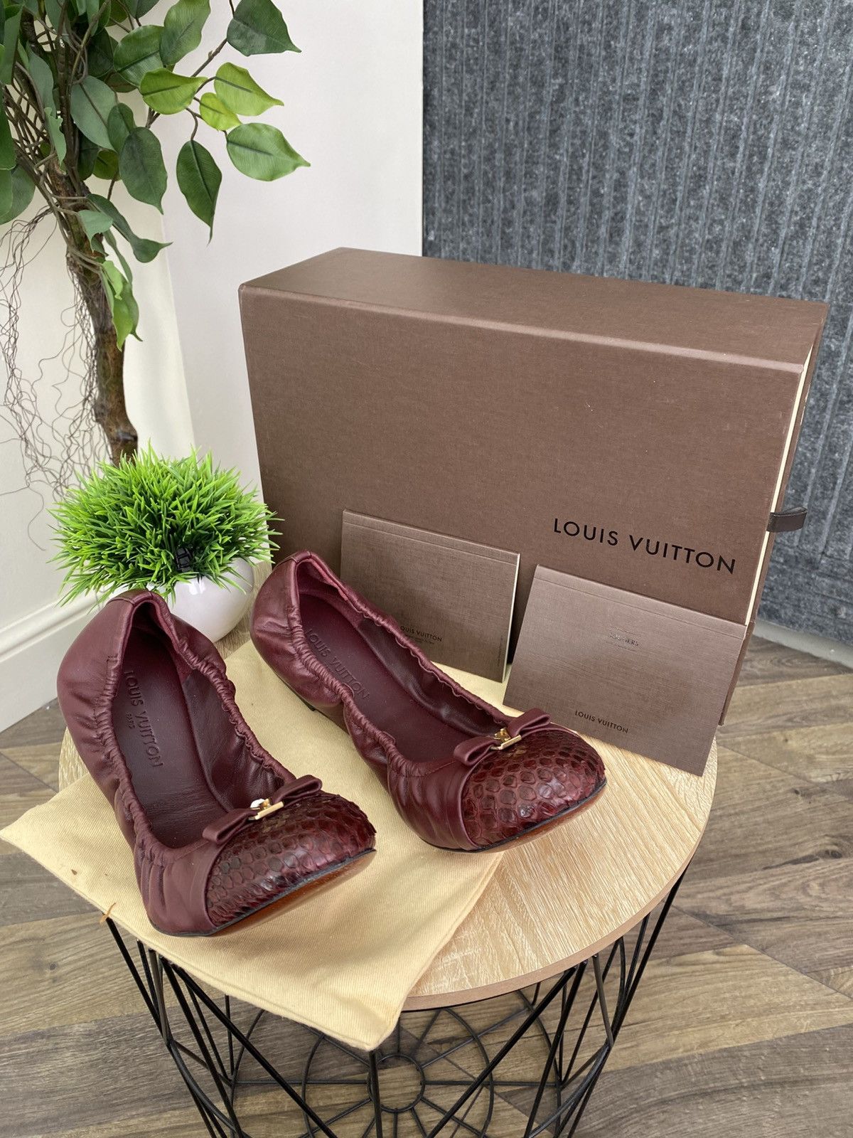 Louis Vuitton Vintage Louis Vuitton Maroon Leather Reptile Ballet Flats Size US 9 / IT 39 - 3 Thumbnail