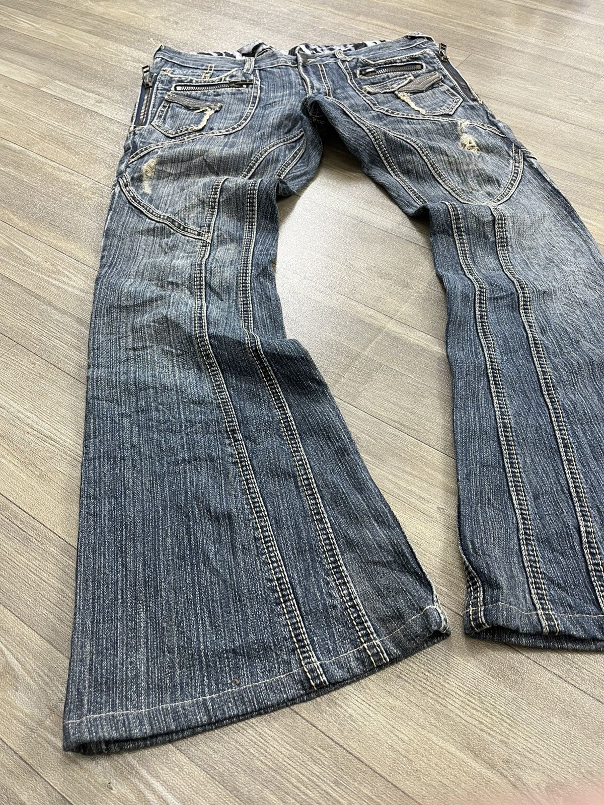Tornado Mart 2000s Tornado Mart Washed Spiral Distressed Flared Jeans Lgb Size US 33 - 4 Thumbnail