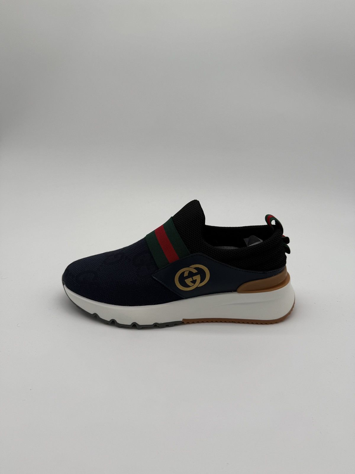 Gucci Gucci Navy Sneakers Size US 9 / IT 39 - 14 Thumbnail