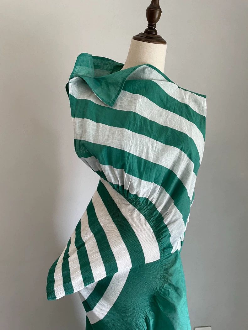 Issey Miyake Issey Miyake size:2 Green mainline dress Size XS / US 0-2 / IT 36-38 - 7 Thumbnail