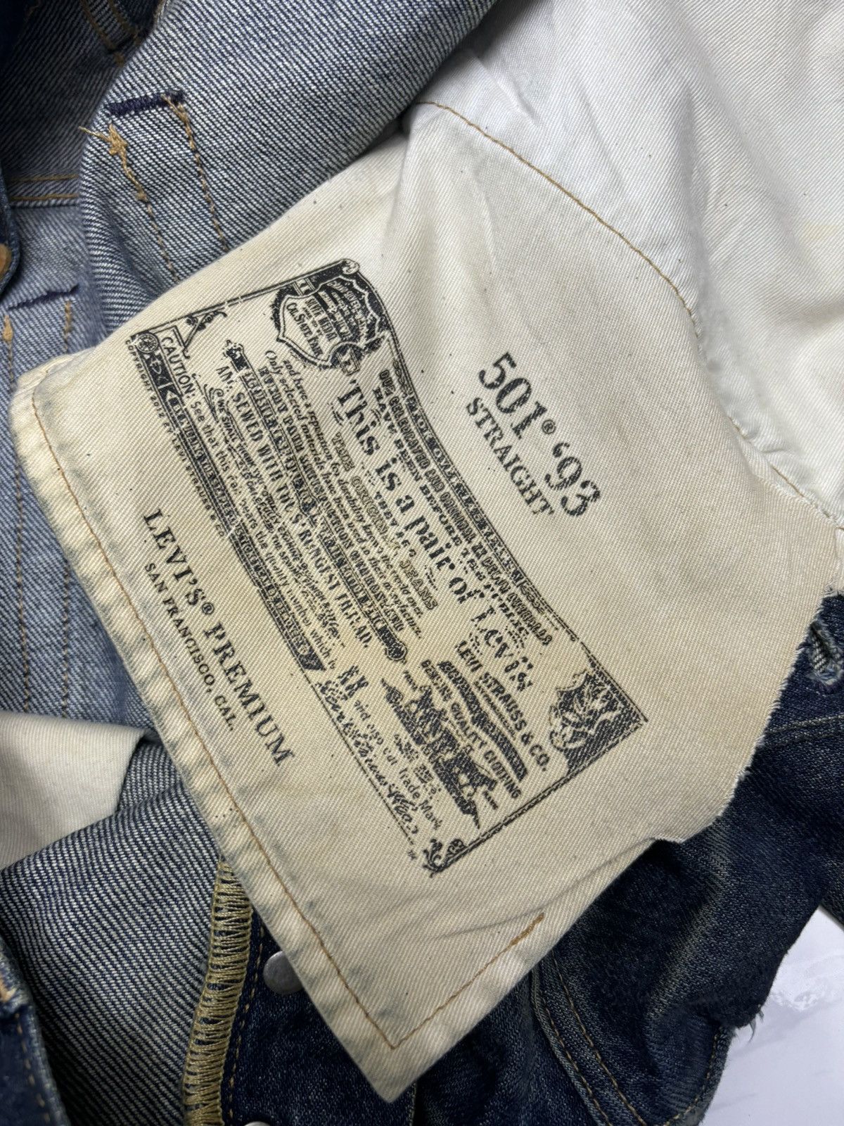 Levi's × Levi's Vintage Clothing × Vintage 🔥VINTAGE LEVIS 501 ‘93 BIG E DISTRESSED DENIM JEANS Size US 32 / EU 48 - 16 Thumbnail