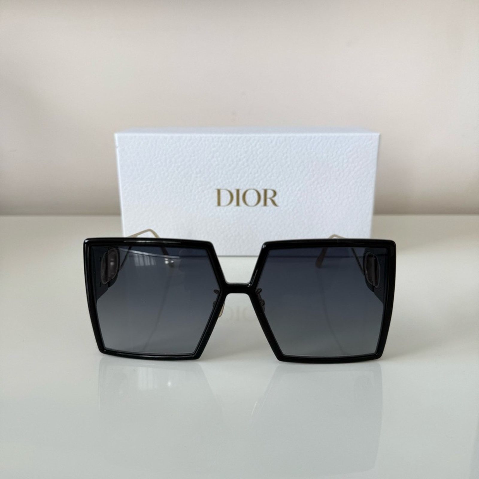 Dior NEW!!! CHRISTIAN DIOR Sunglasses 30Montaigne SU 12A1 630$ Size ONE SIZE - 4 Thumbnail