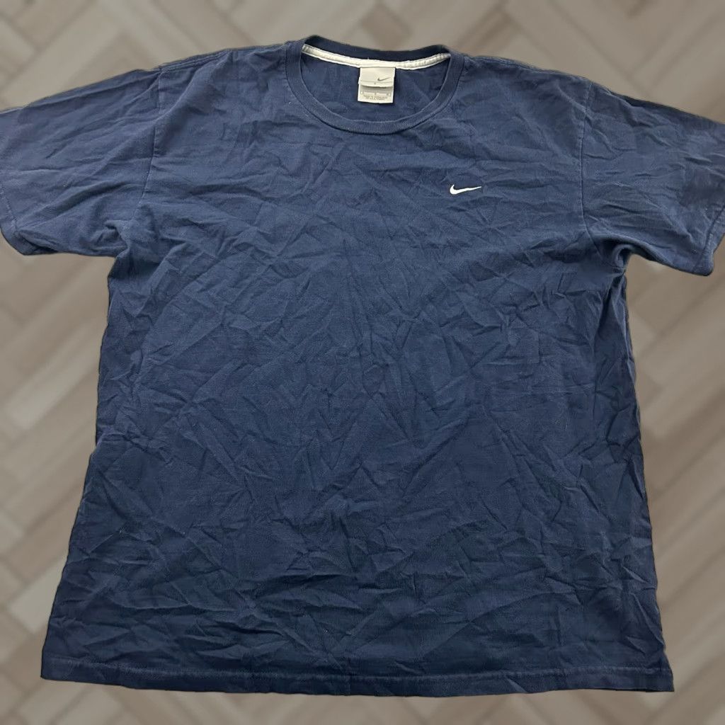 Nike Vintage Nike Short Sleeve T-Shirt Men L Blue Check Shirt Size US L / EU 52-54 / 3 - 1 Thumbnail