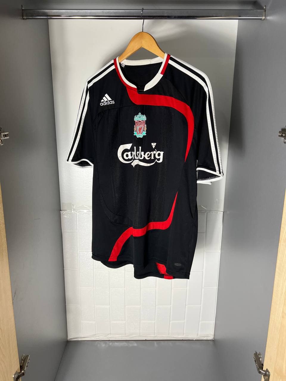 Adidas VINTAGE ADIDAS FC LIVERPOOL ENGLAND SOCCER JERSEY RETRO Y2K Size US L / EU 52-54 / 3 - 2 Thumbnail