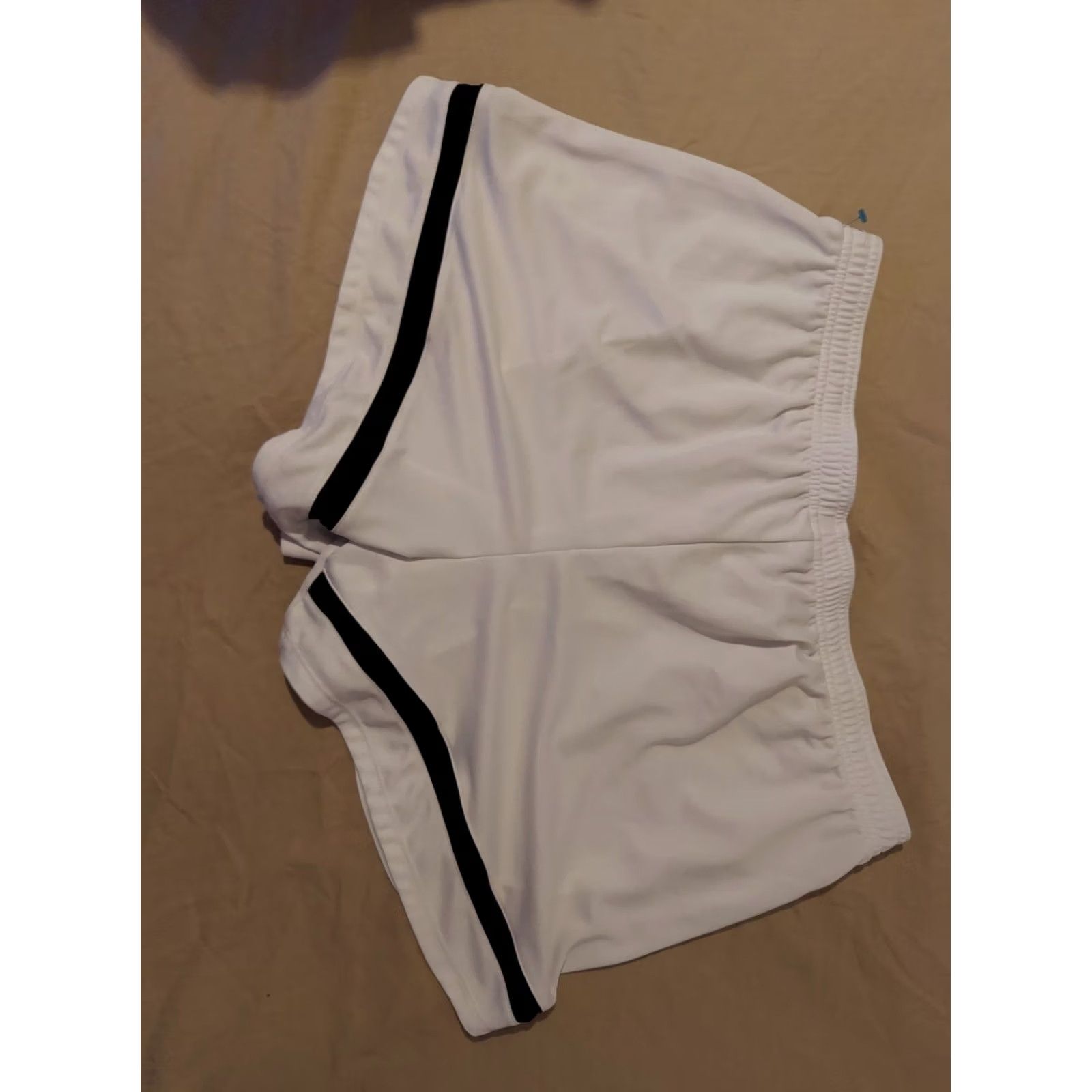 Nike Nike Shorts XL White Athletic Gym Workout Women's Shorts Size 40" / US 18 - 2 Thumbnail