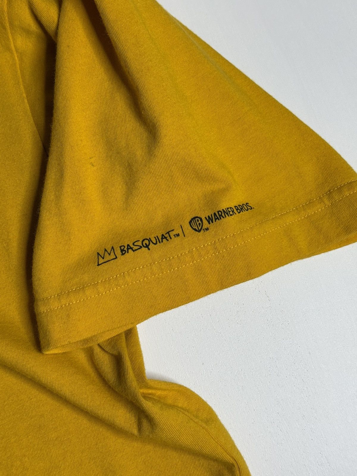 Uniqlo Uniqlo Batman & Robin Basquiat Tee “Yellow” [M] PREOWNED Size US M / EU 48-50 / 2 - 5 Thumbnail