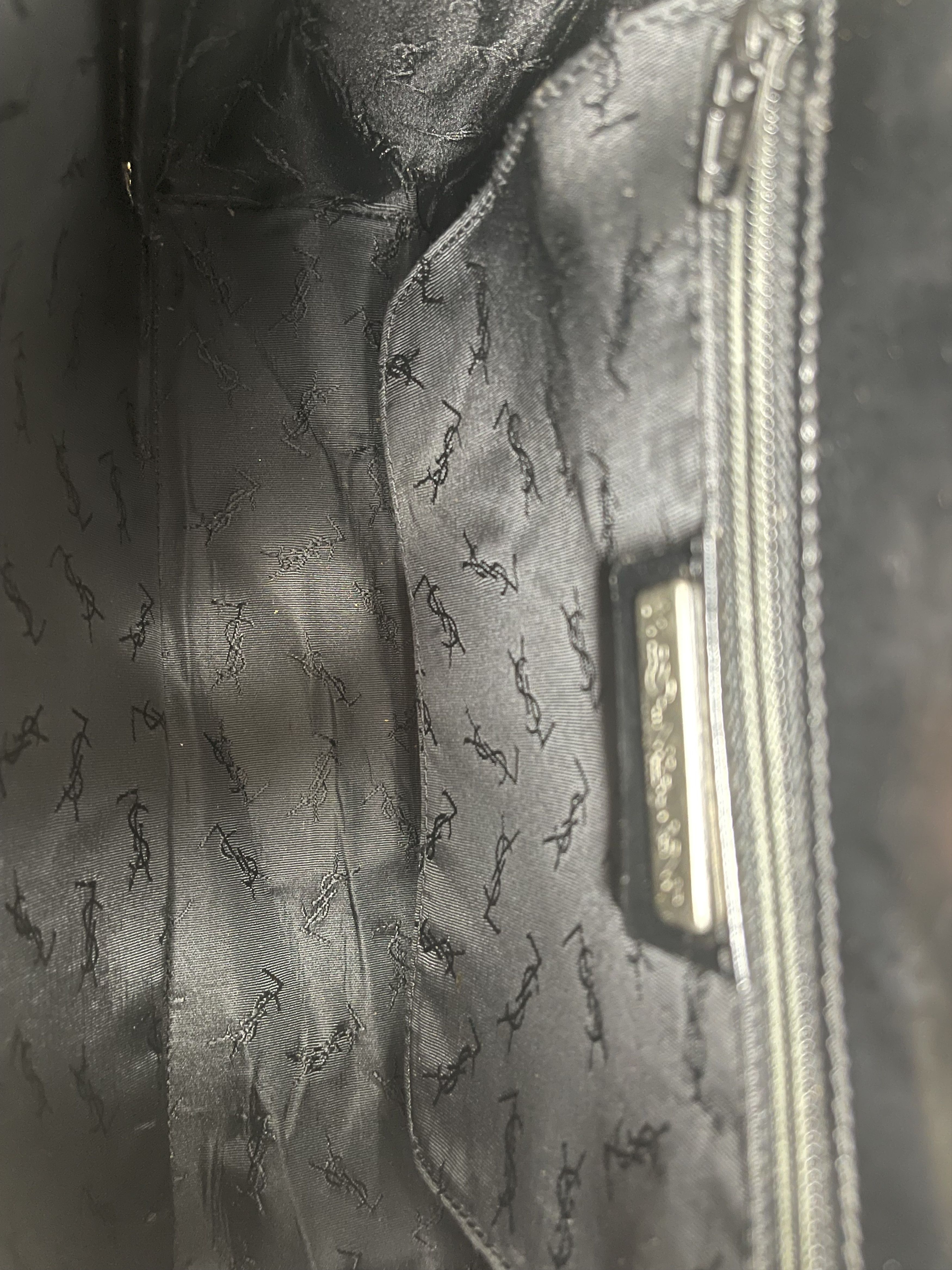 Yves Saint Laurent Yves Saint Laurent Paris Black Patent Leather Shoulder Bag Size ONE SIZE - 13 Thumbnail