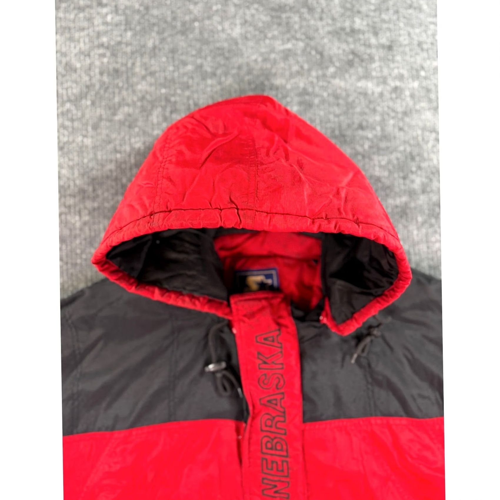 Starter VINTAGE Starter Nebraska Cornhuskers Jacket Mens 2XL Red Hooded Puffer Half Zip Size US XXL / EU 58 / 5 - 6 Thumbnail