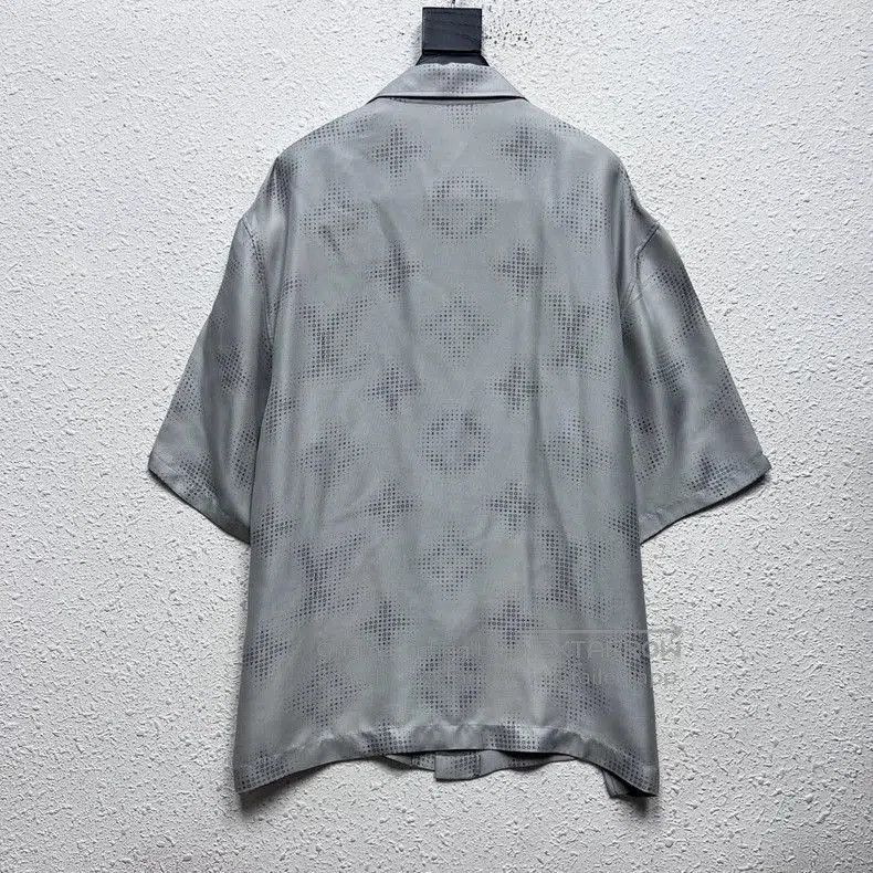 Louis Vuitton Louis Vuitton Monogram Short Sleeve Silk Shirt. Size US L / EU 52-54 / 3 - 2 Thumbnail