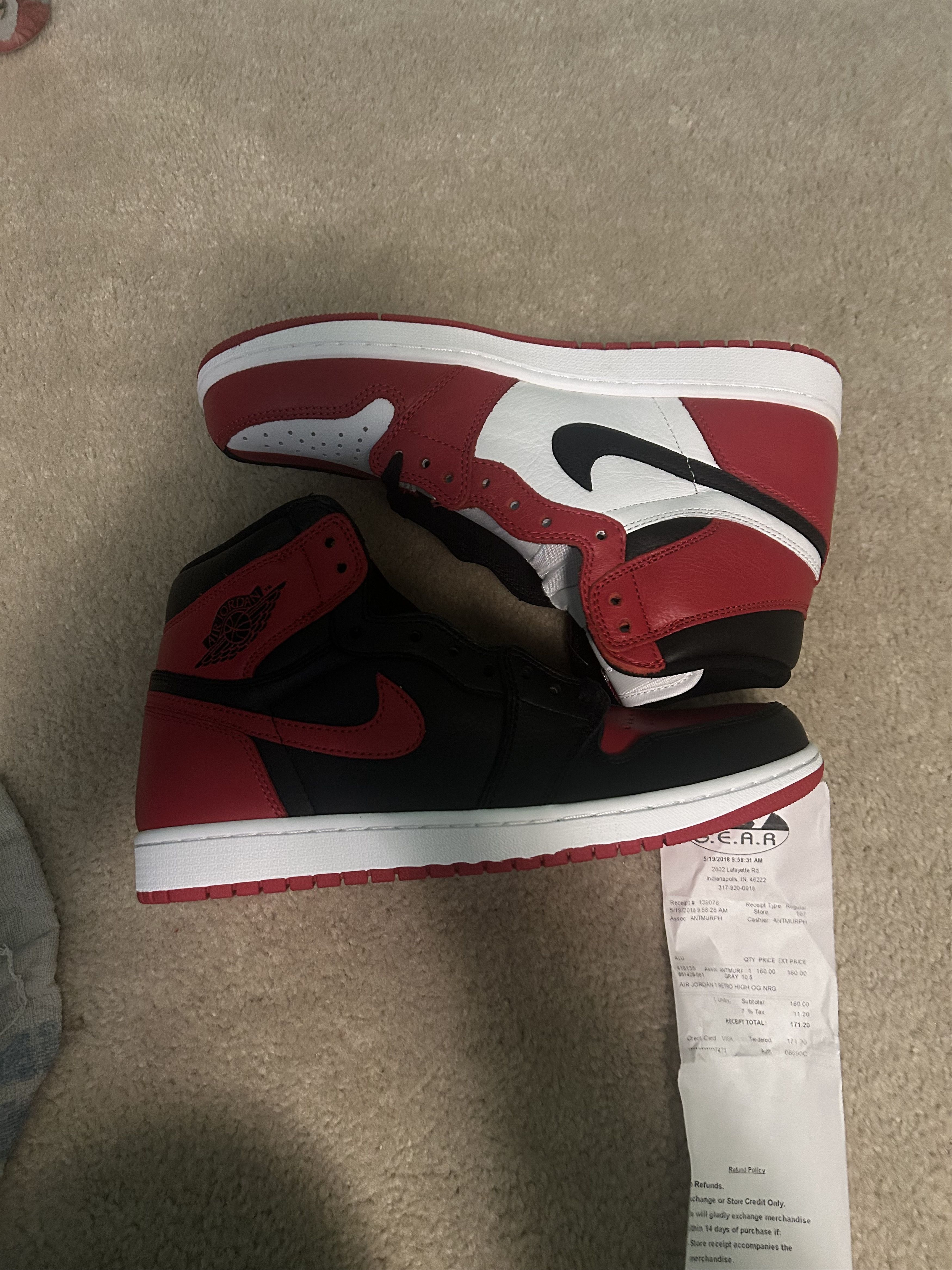 Jordan Brand Air Jordan 1 Retro High "Homage to Home" (2018) – Deadstock Size US 10.5 / EU 43-44 - 2 Thumbnail
