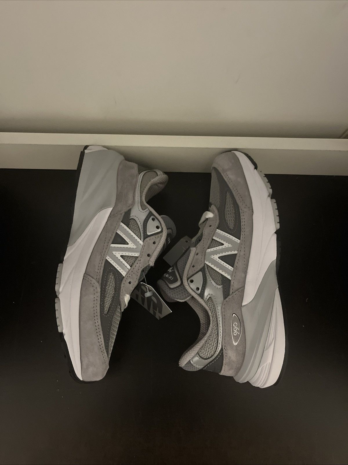 New Balance New Balance 990 V6 MiUSA Grey Women’s 6 W990GL6 Size US 6 / IT 36 - 2 Thumbnail