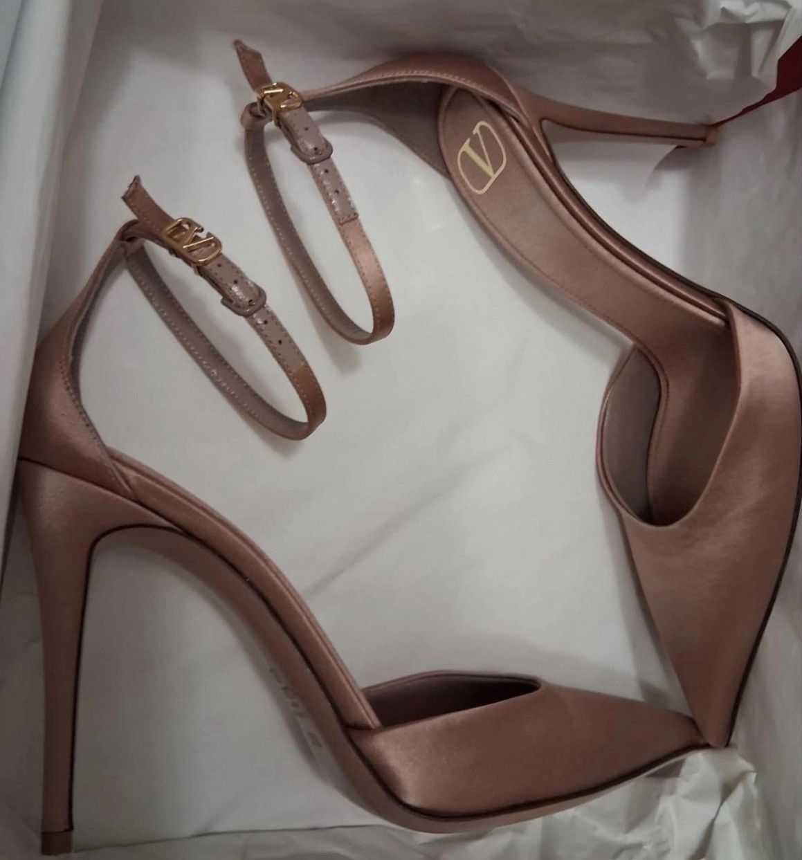 Valentino Valentino satin beige high heel pumps shoes Size US 8 / IT 38 - 9 Thumbnail