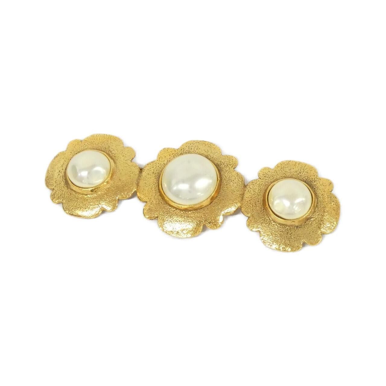 Chanel Chanel Chanel Faux Pearl Brooch Plastic Brooch DUTY FREE for USA Size ONE SIZE - 1 Thumbnail