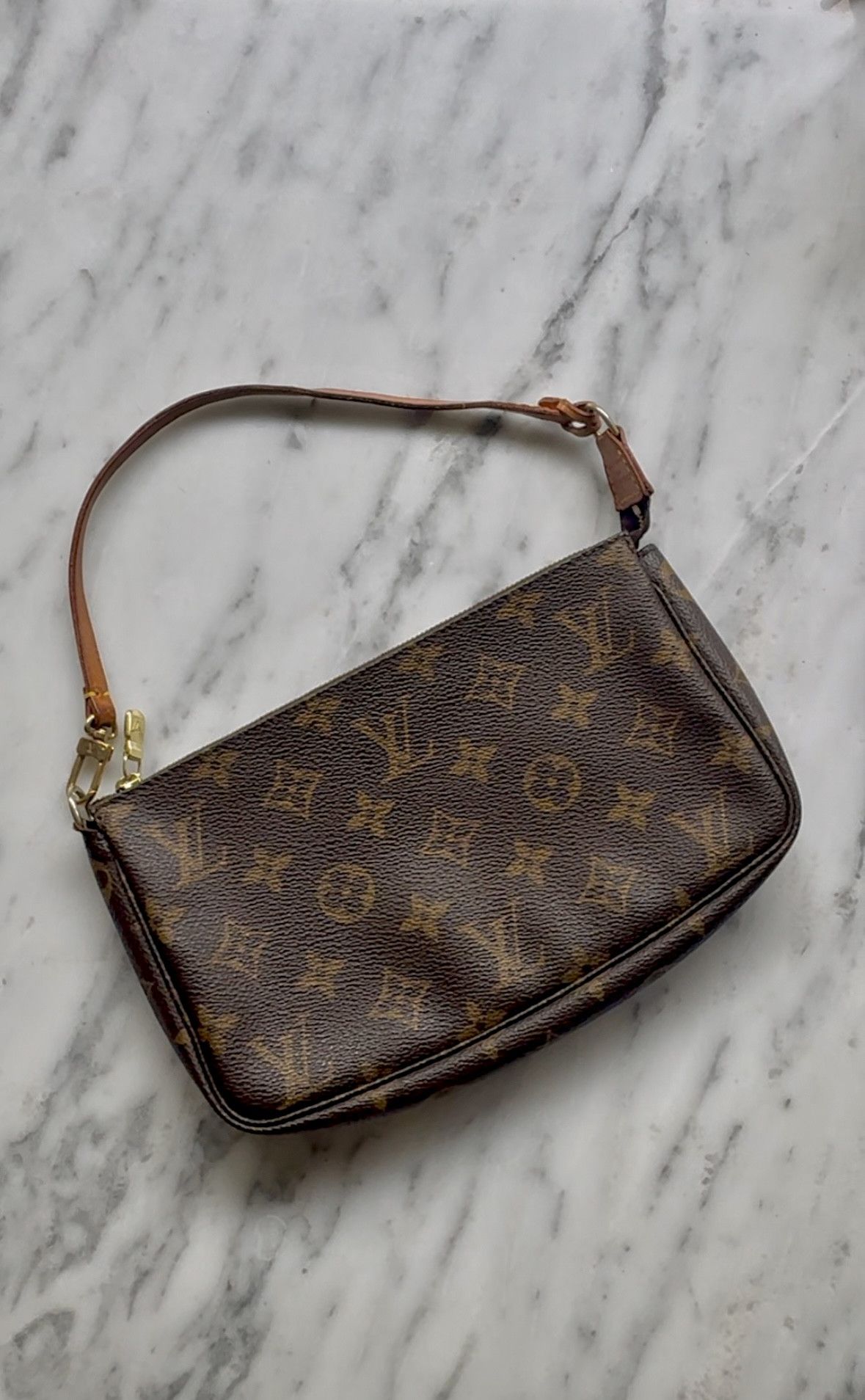 Louis Vuitton Authentic Louis Vuitton Pochette Size ONE SIZE - 8 Thumbnail