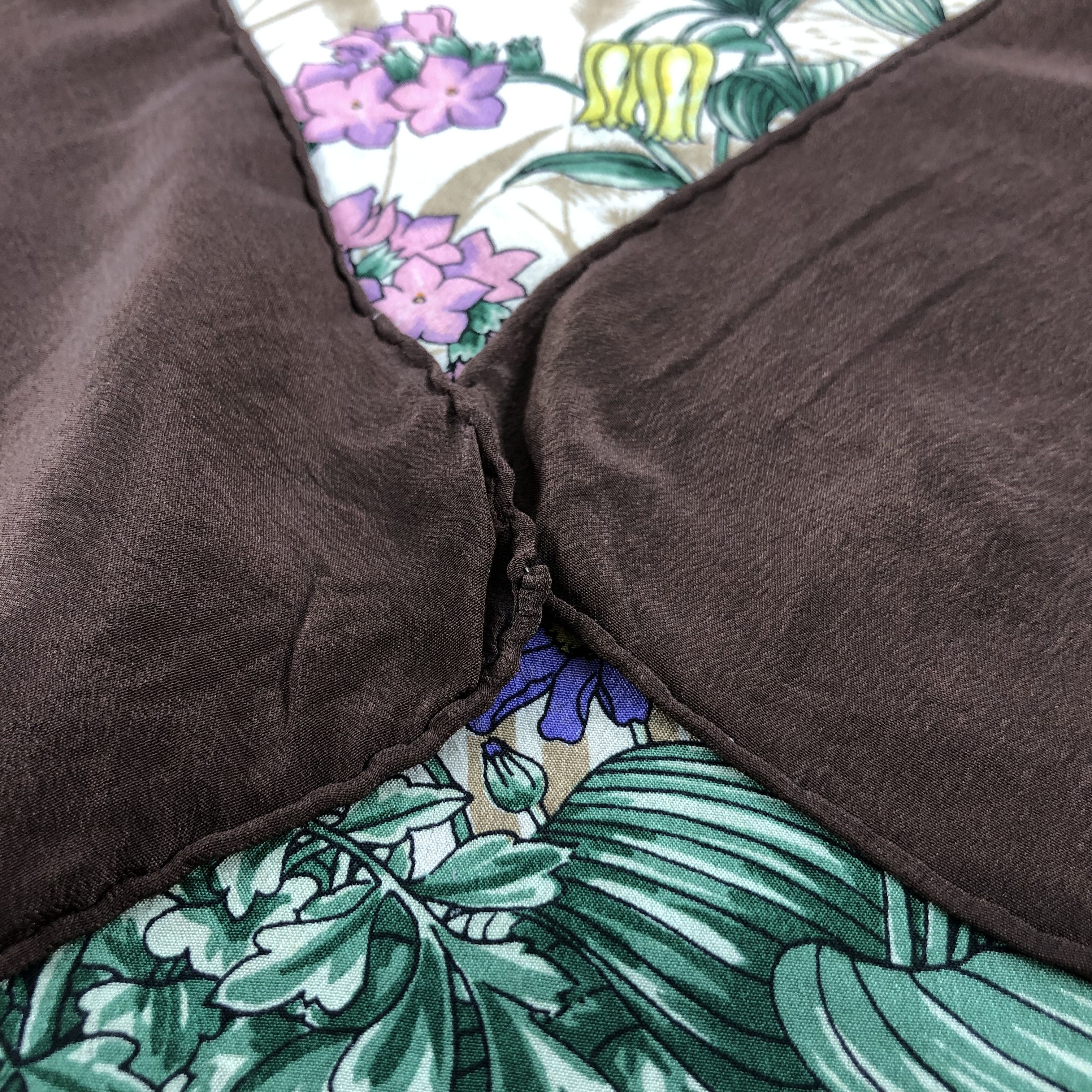 Japanese Brand Vintage Hand Rolled Floral Silk Scarf M304 Size ONE SIZE - 6 Thumbnail