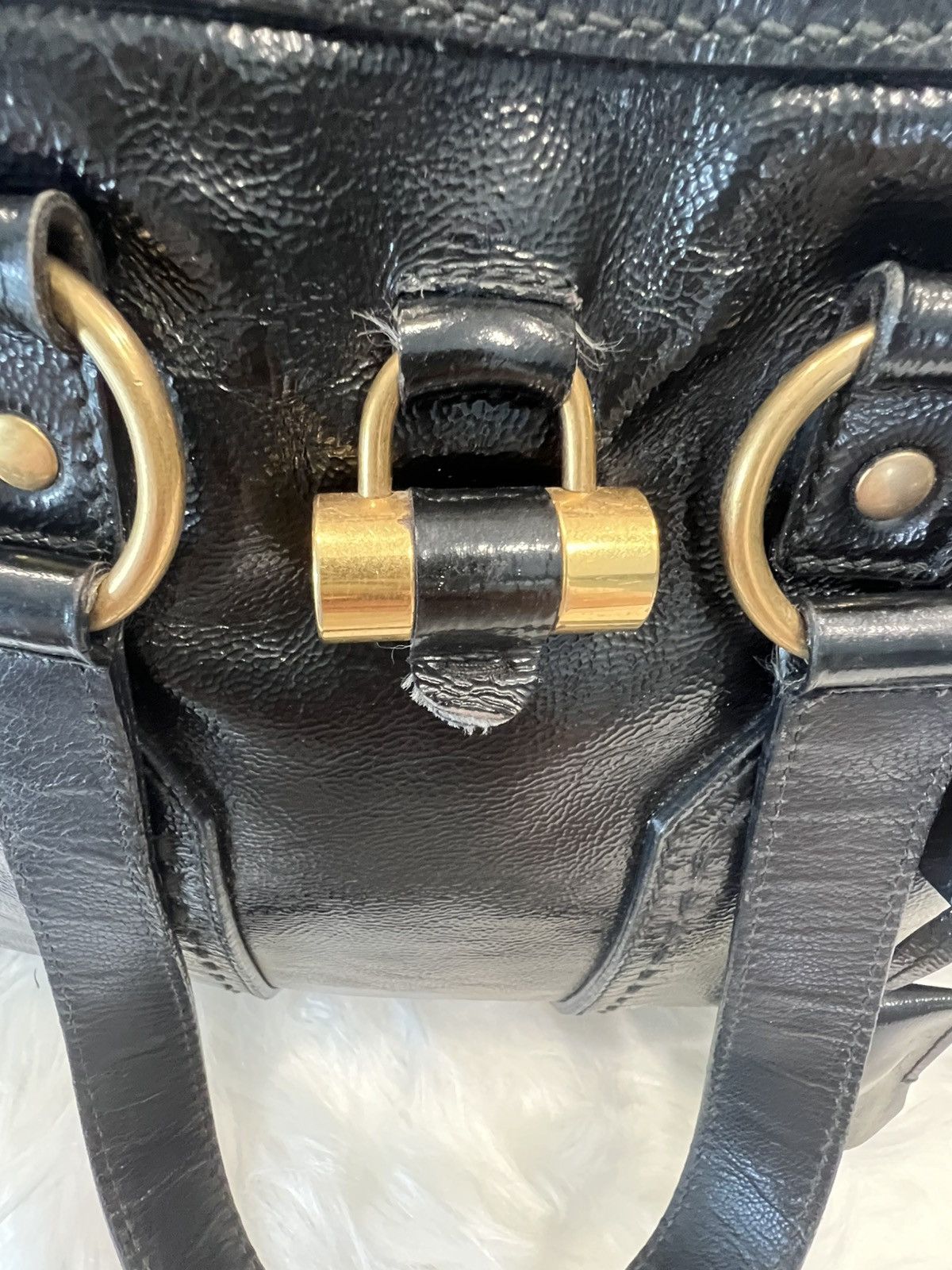 Yves Saint Laurent YSL Large Muse Bag Black Patent Leather w/ Lock & Charm Size ONE SIZE - 5 Thumbnail