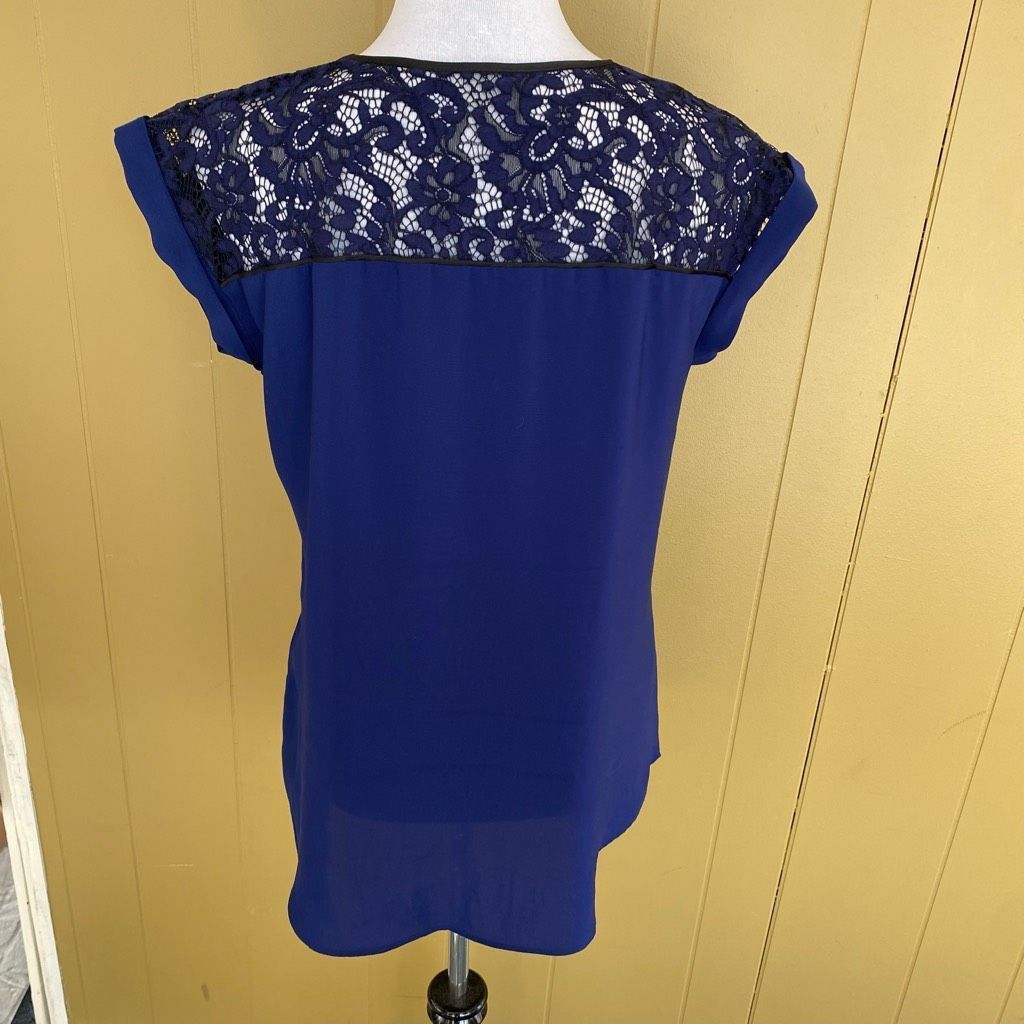 Express Express women M V-cut short sleeve lace top blouse navy blue Size M / US 6-8 / IT 42-44 - 7 Thumbnail