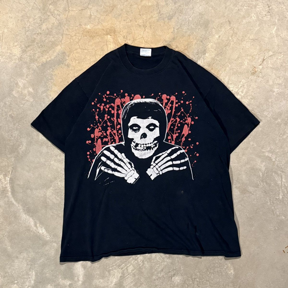 Misfits 90s Misfits Thrashed Faded Skull Blood Band Tee ERD Grunge Size US XL / EU 56 / 4 - 1 Thumbnail