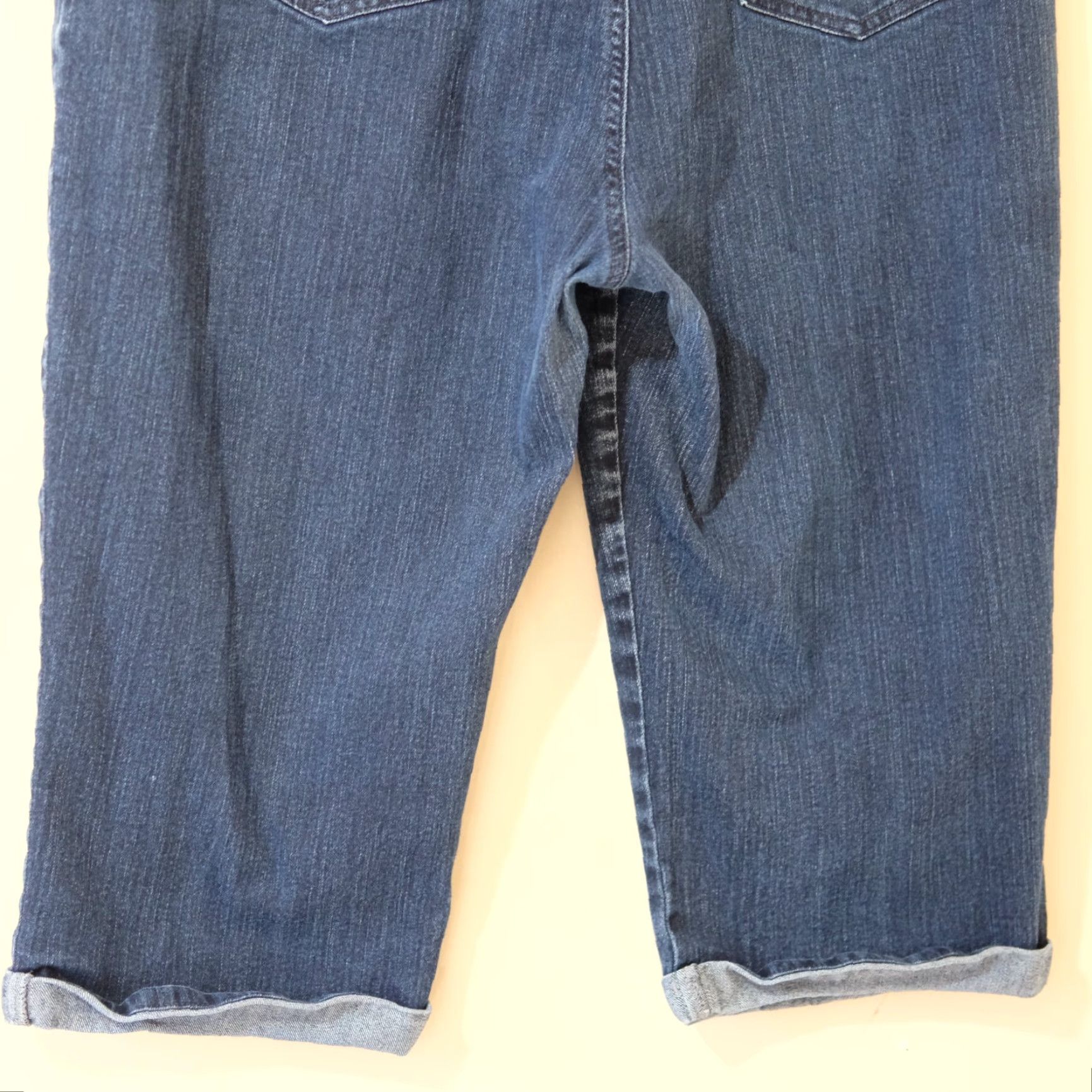 Gloria Vanderbilt VINTAGE Gloria Vanderbilt High-Rise Capri Dark Blue Cuffed Fit 38x18 Women's 18 #H5-64 Size ONE SIZE - 7 Thumbnail