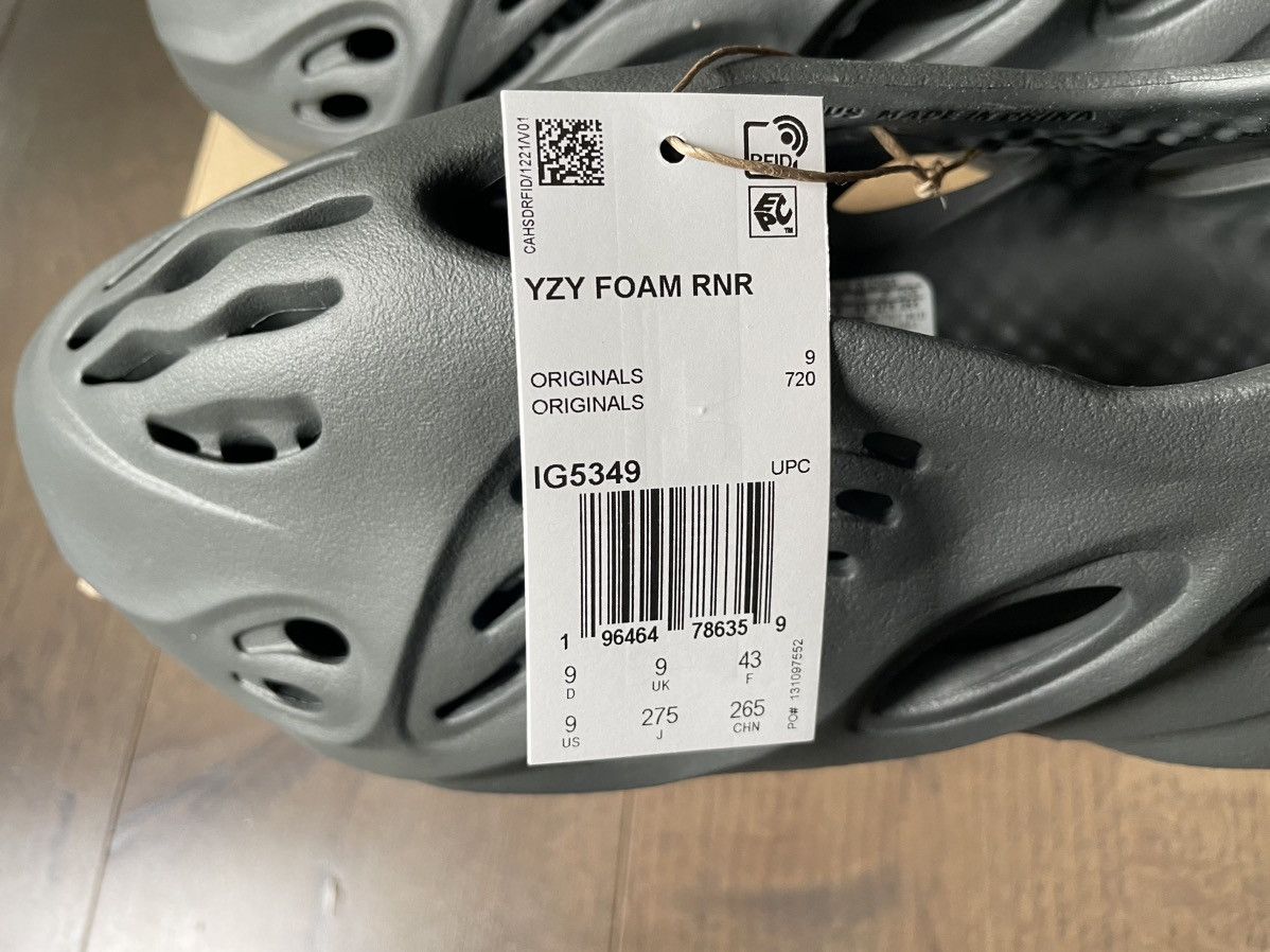 Adidas × Kanye West × Yeezy Yeezy Foam Runner Carbon (IG5349) Size US 9 / EU 42 - 3 Thumbnail