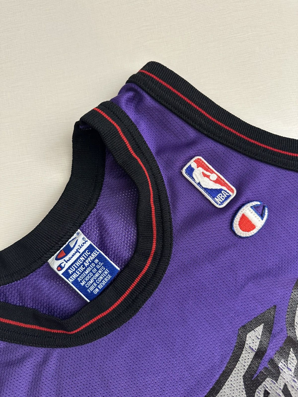 Champion × NBA × Vintage Vintage 90s Toronto Raptors Champion Jersey Youth L 14-16 Size US L / EU 52-54 / 3 - 3 Thumbnail